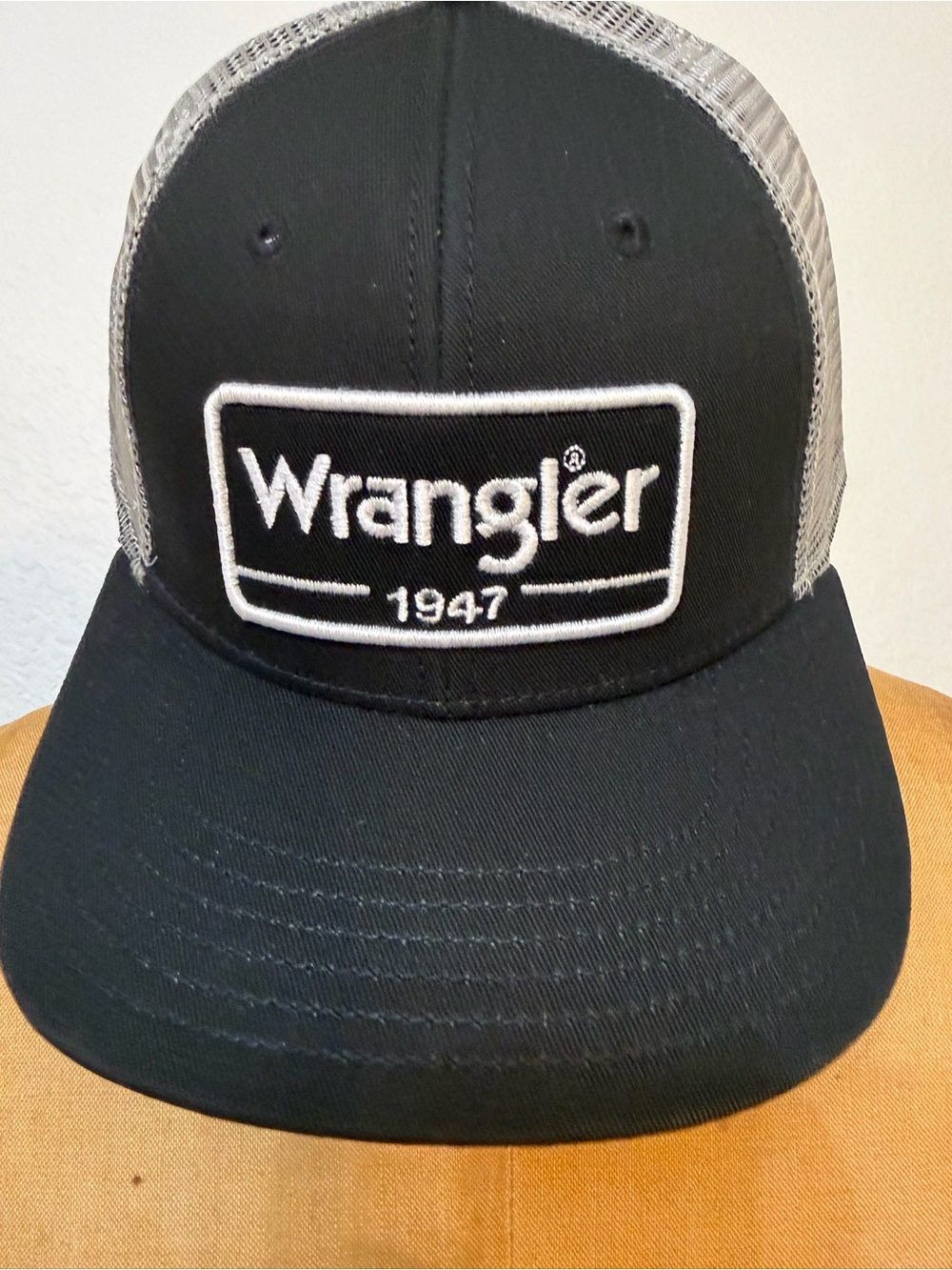 New Wrangler Men's Est. 1947 Black Trucker Cap W/ Gray Mesh Back Multi Snap Back